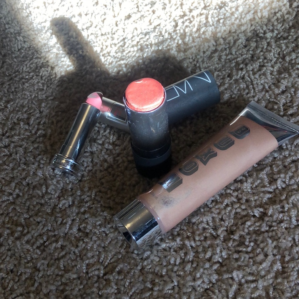 Makeup bundle - Picture 1 of 8